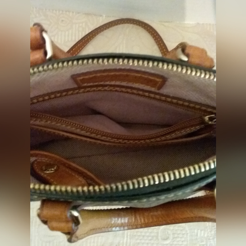 Dooney Bourke Pebble Satchel Crossbody w/Strap Leather Black /Brown Handles EUC - Picture 4 of 14
